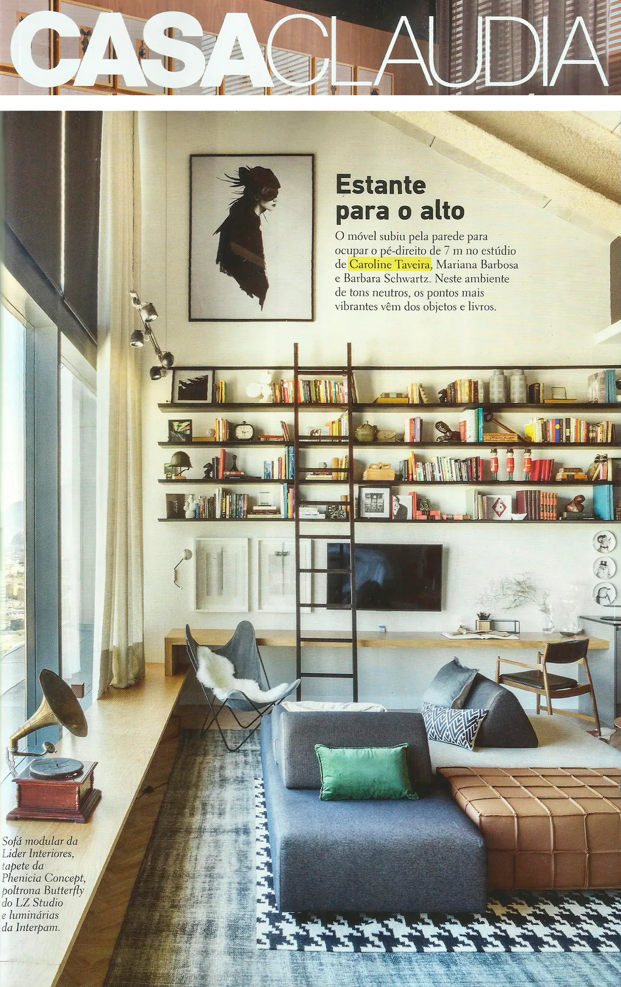 Página da revista Casa Claudia com o Estúdio do Escritor e a estante de pé-direito duplo